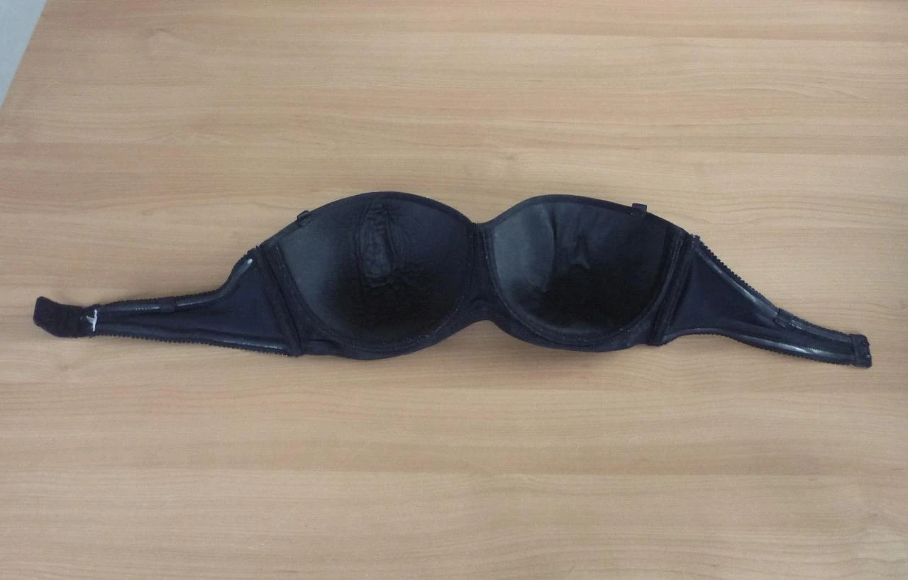 Brasier bandeau negro sin tirantes talla 70B – photo 3